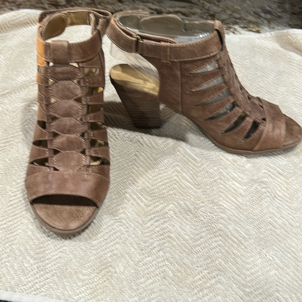 Naturalizer - never worn sandal